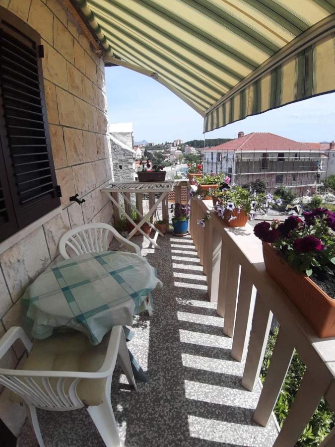 Apartmani Luce Sumartin Bagian luar foto