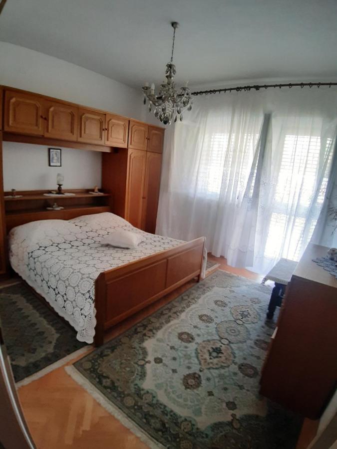 Apartmani Luce Sumartin Bagian luar foto